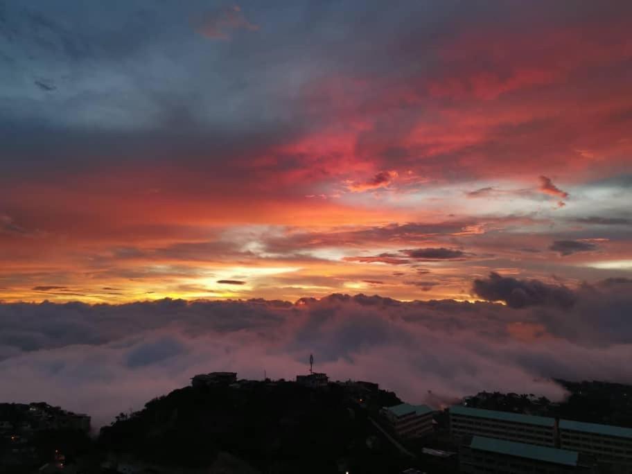 Vacation House In Baguio With Amazing Sunset Views Baguio City Buitenkant foto